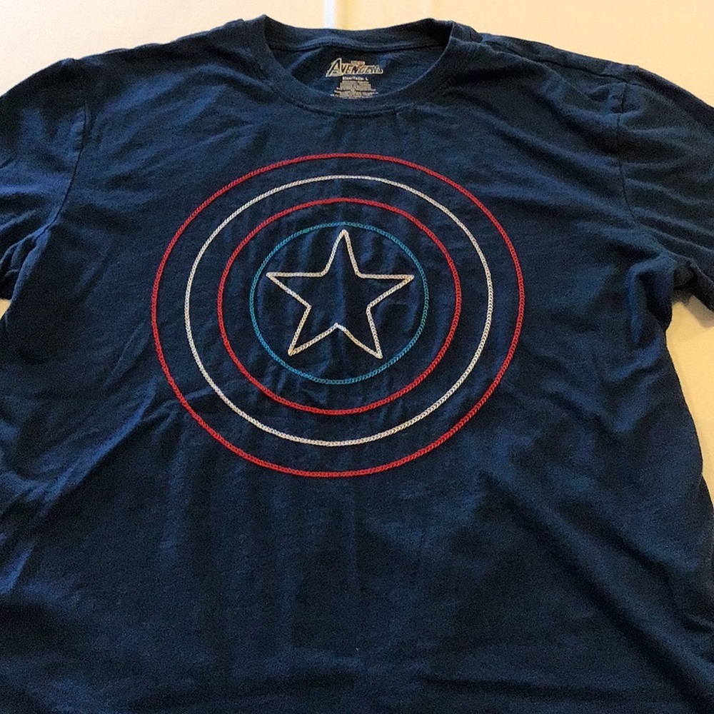 Captain America Embroidered T-shirt - Picture 7 of 8
